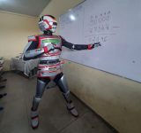 professor-de-matematica-e-destaque-em-salas-de-aula-do-para-com-cosplay-de-jaspion-e-outros-super-herois