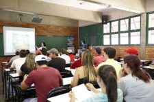 total-de-cursos-superiores-com-avaliacao-satisfatoria-e-de-26%-no-ead-e-38%-no-modelo-presencial,-diz-mec